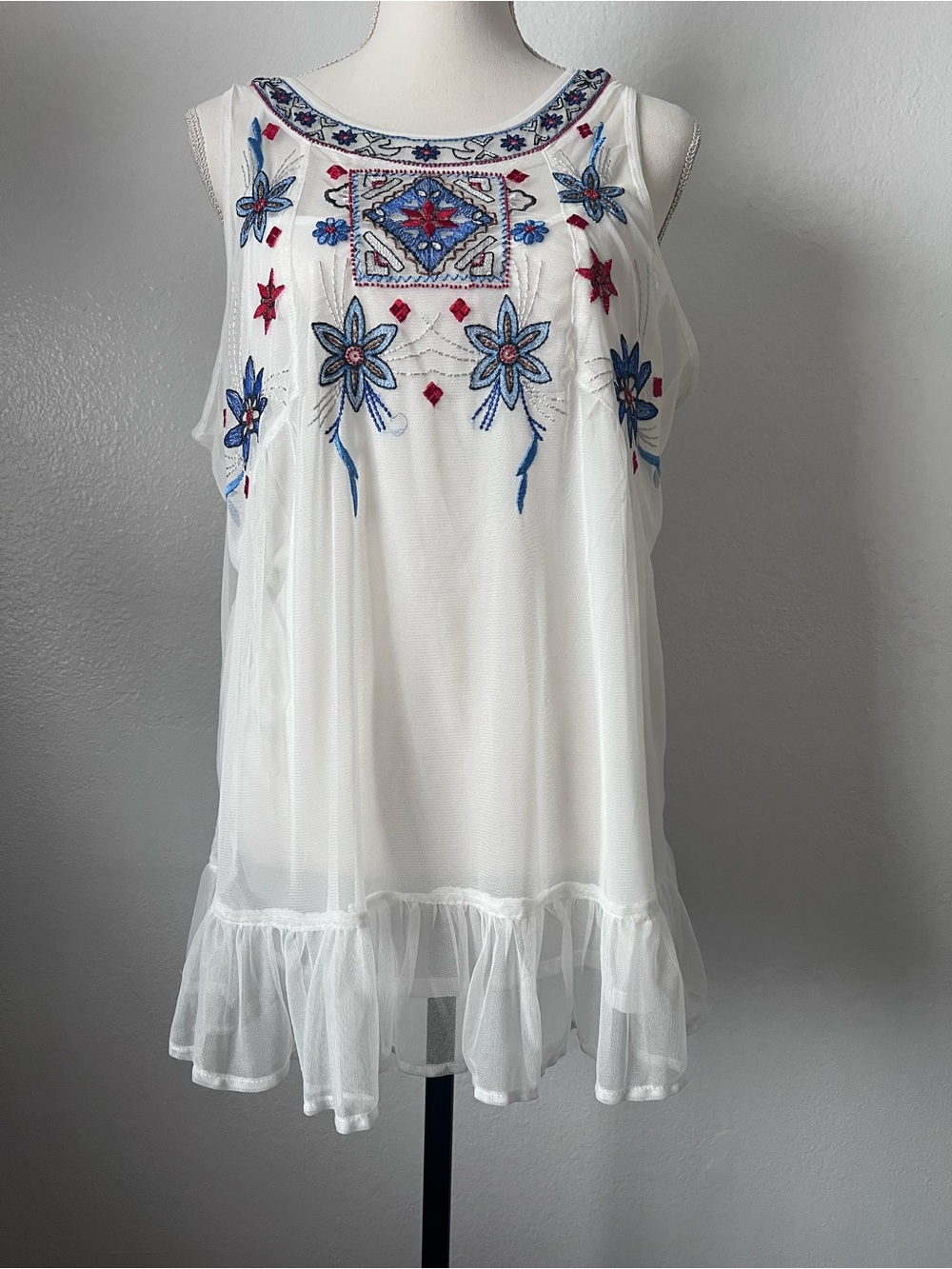 Lauren Conrad White Embroidered Sheer Sleeveless Layered Top Size XL